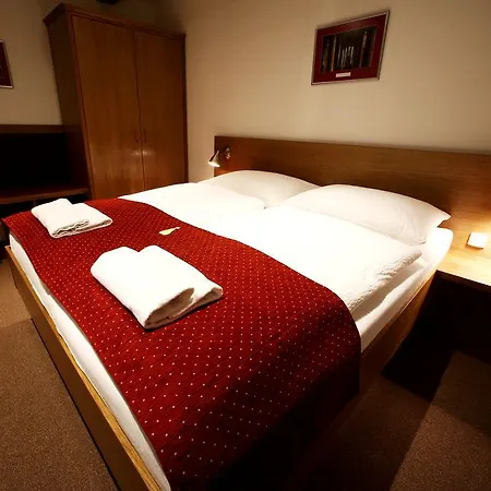 Apartman & Zluta Hruska *