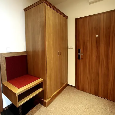 Apartamento Apartments&suites žlutá Hruška *