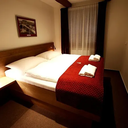 Apartamento Apartments&suites žlutá Hruška Plzeň