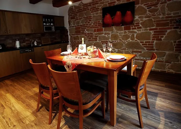 דירה & Zluta Hruska